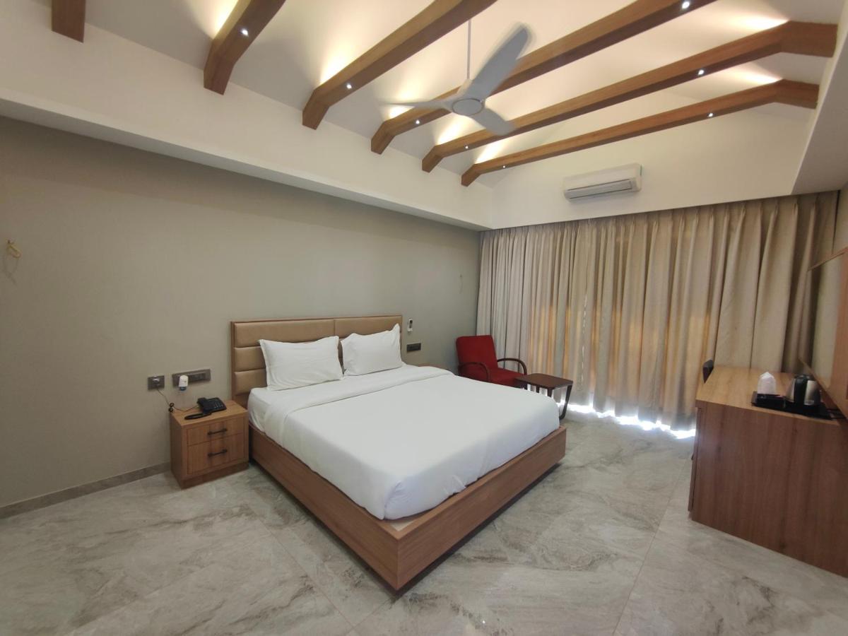 Club Heaven Palanpur Hotel Exterior photo