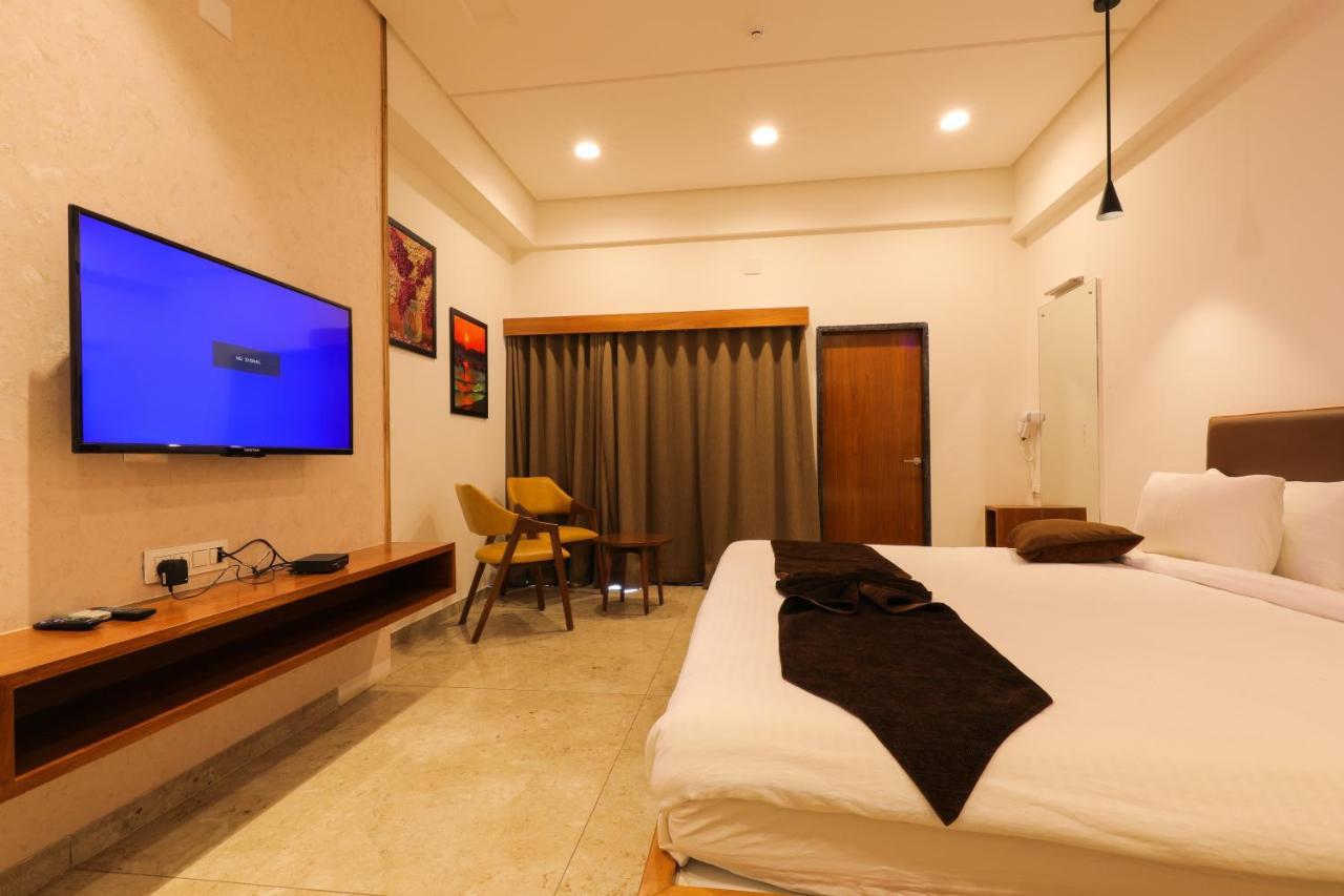 Club Heaven Palanpur Hotel Exterior photo