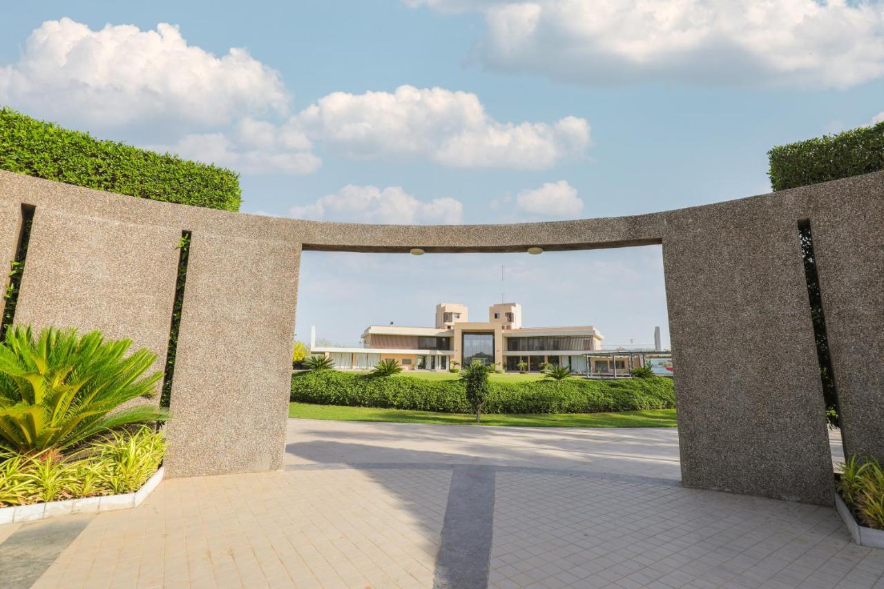 Club Heaven Palanpur Hotel Exterior photo