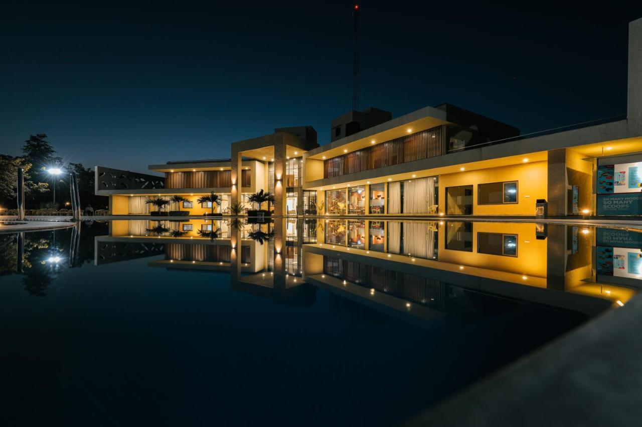 Club Heaven Palanpur Hotel Exterior photo