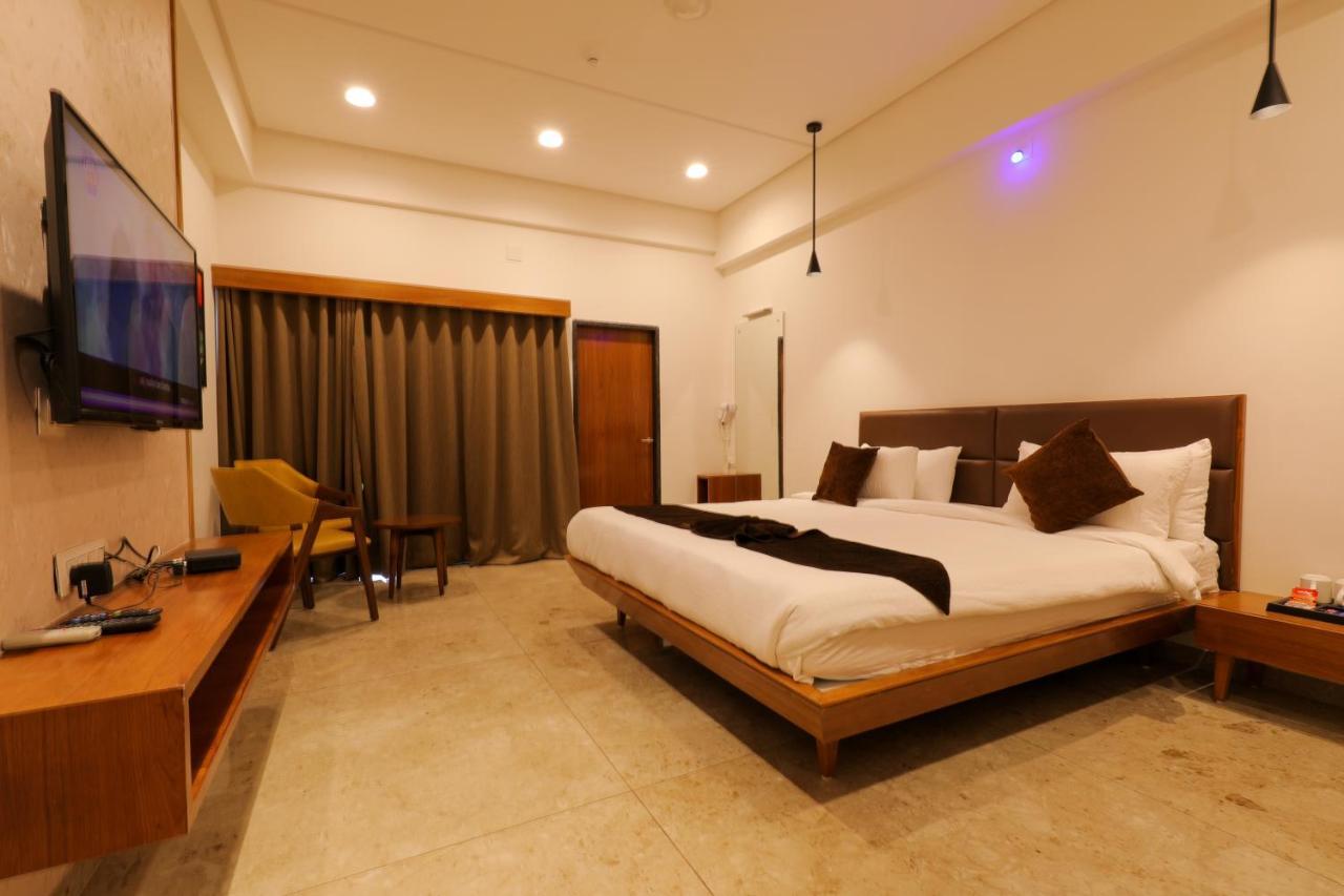 Club Heaven Palanpur Hotel Exterior photo