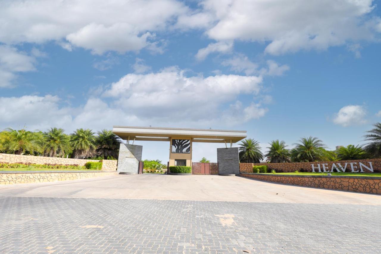Club Heaven Palanpur Hotel Exterior photo